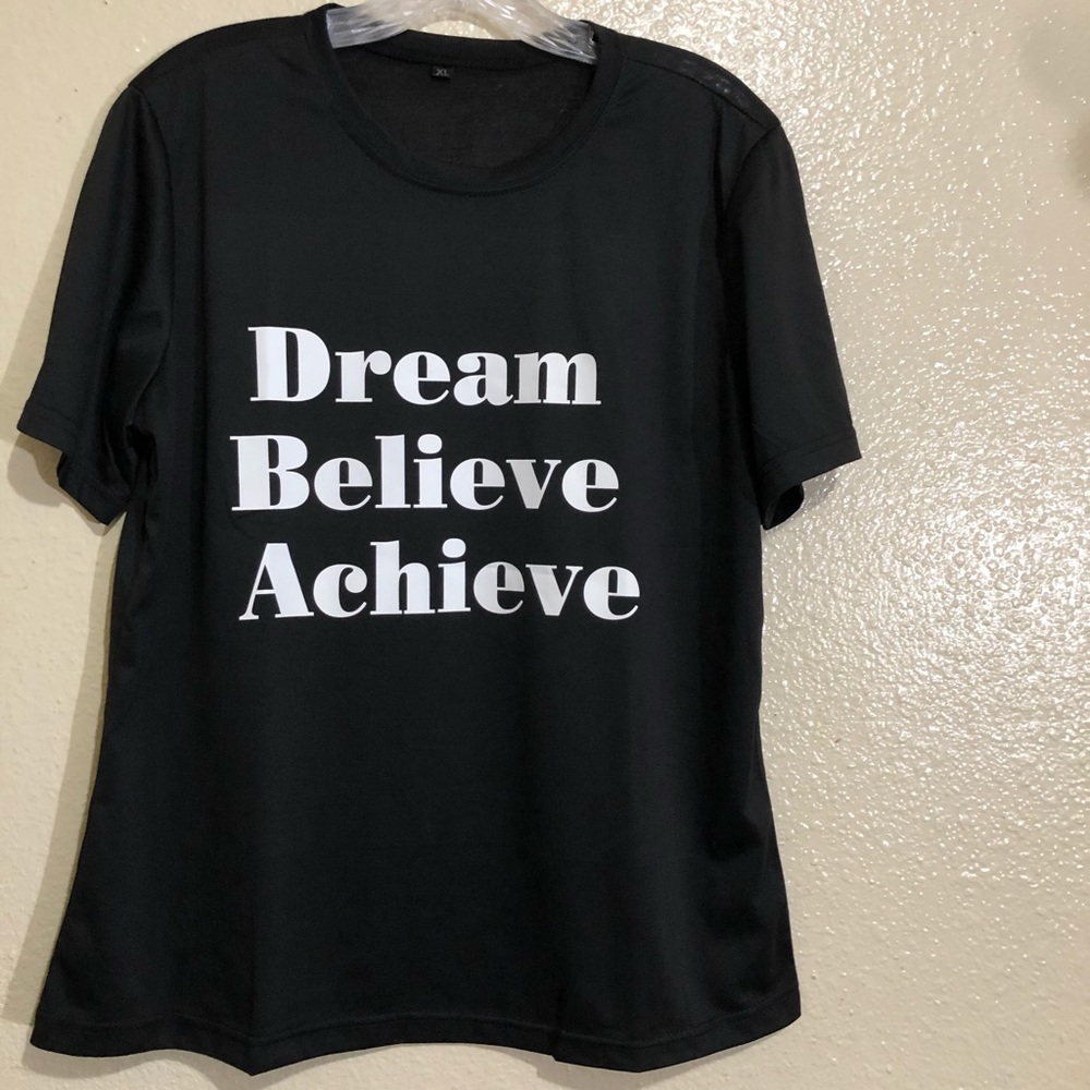 Graphic Tee Dream Logo design size XL